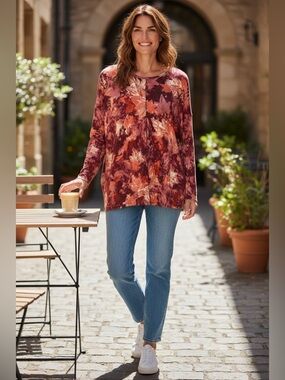 Links Women's Long-Sleeve Fall Leaf Print Top - Burgundy